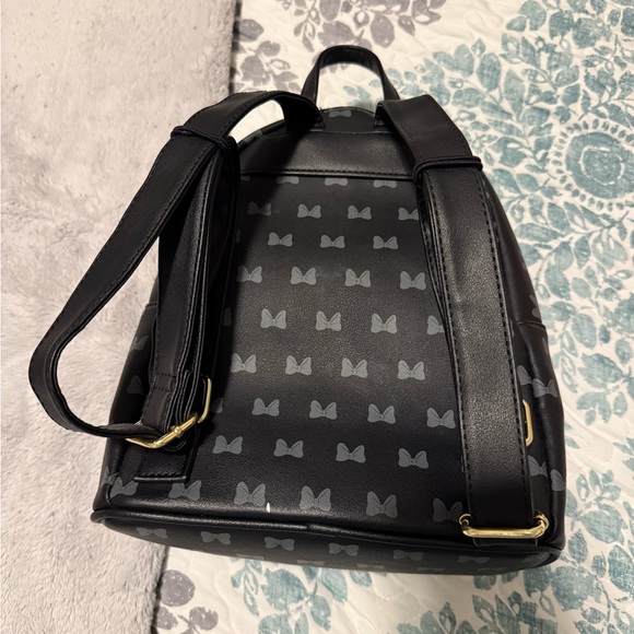 Minnie Mouse Loungefly mini backpack - Picture 4 of 9